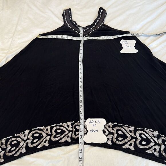 Riviera Sun sz M blk&wht batik w/ fringe & a crazy cute hem GUC - Picture 6 of 10